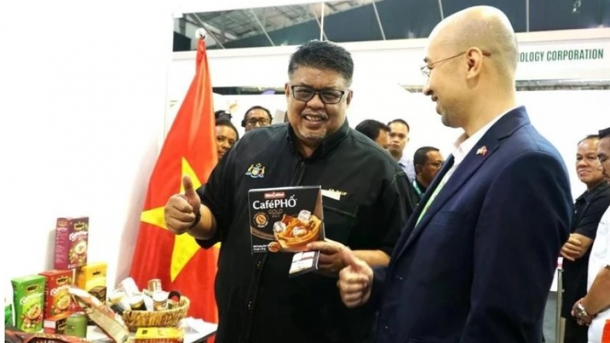 Vietnamese products make waves at Malaysia’s halal festival